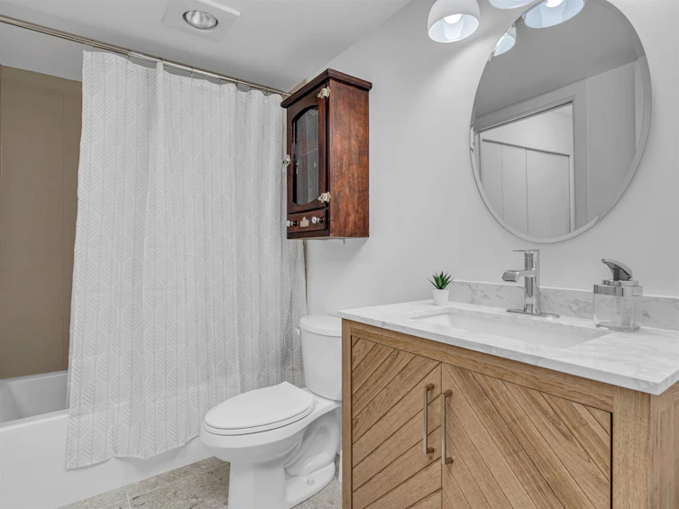 202-2110 York Avenue, Vancouver, BC, V5K 1X1 - 16