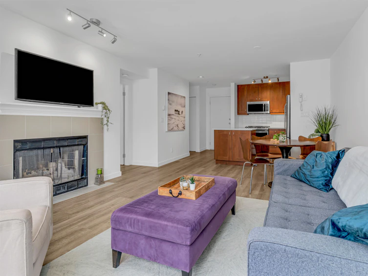 202-2110 York Avenue, Vancouver, BC, V5K 1X1 - 4