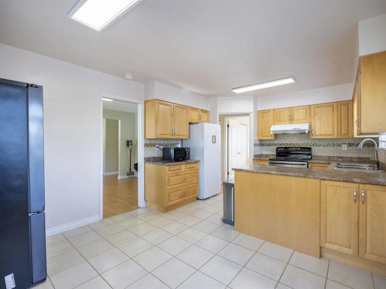 736 Sydney Avenue, Coquitlam, BC, V3K 3K2 - 11