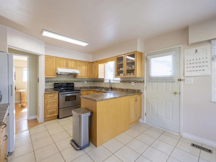 736 Sydney Avenue, Coquitlam, BC, V3K 3K2 - 10