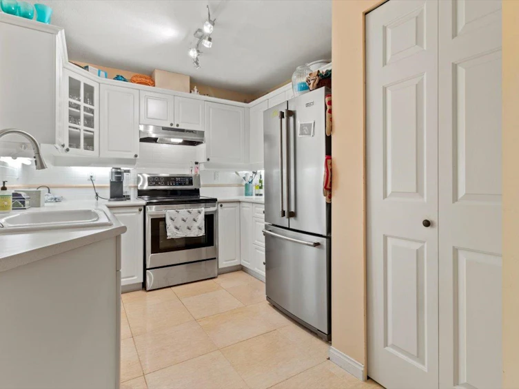 214-5835 Hampton Place, Vancouver, BC, V6T 2G2 - 5