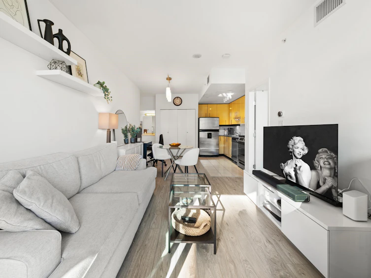 704-168 E Esplanade Avenue, North Vancouver, BC, V7L 4X8 - 11