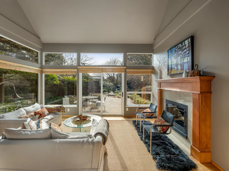 6032 Glenwynd Place, West Vancouver BC V7W 2W5