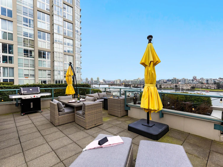 711-1288 Marinaside Crescent, Vancouver, BC, V6Z 2W5 - 2