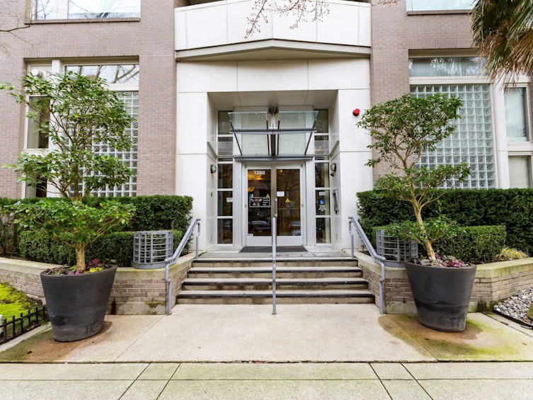 711-1288 Marinaside Crescent, Vancouver, BC, V6Z 2W5 - 39