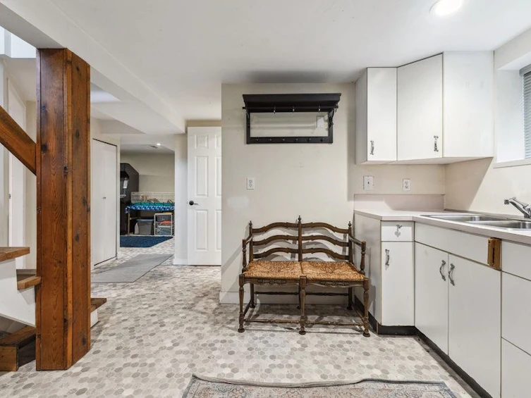3341 E Georgia Street, Vancouver, BC, V5K 2L5 - 20