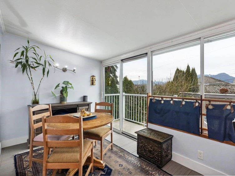 3341 E Georgia Street, Vancouver, BC, V5K 2L5 - 10