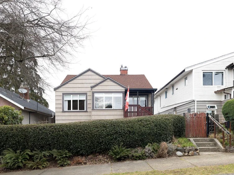 3341 E Georgia Street, Vancouver, BC, V5K 2L5 - 35