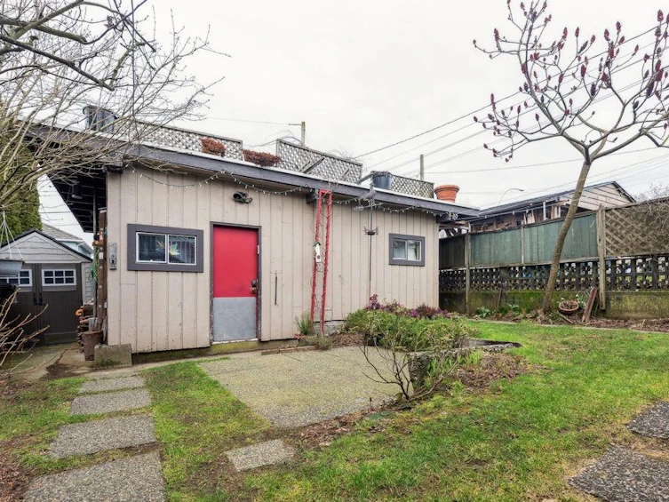 3341 E Georgia Street, Vancouver, BC, V5K 2L5 - 31