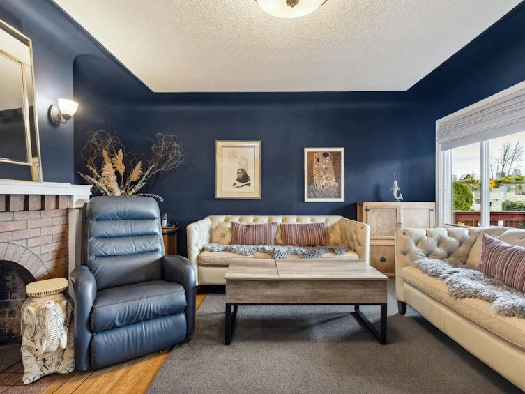 3341 E Georgia Street, Vancouver, BC, V5K 2L5 - 4