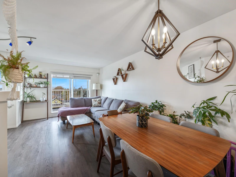 PH8 - 1988 E 49th Avenue, Vancouver BC V5P 1T3