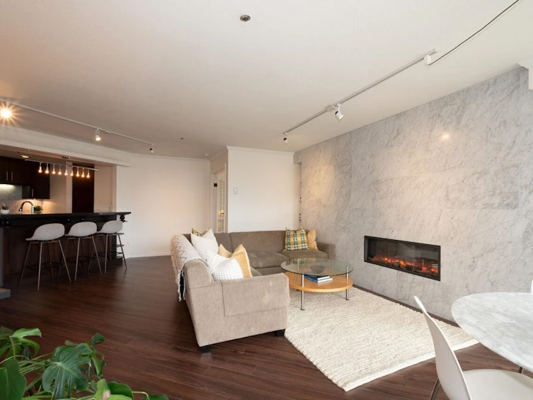 301-1502 Island Park Walk, Vancouver, BC, V6H 3Z8 - 3