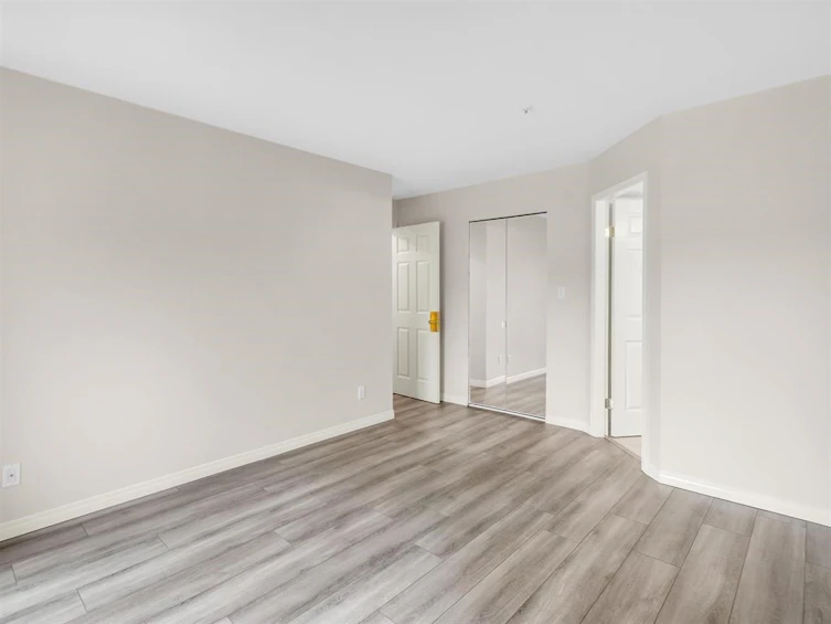 215-13727 74 Avenue, Surrey, BC, V3W 0M7 - 14