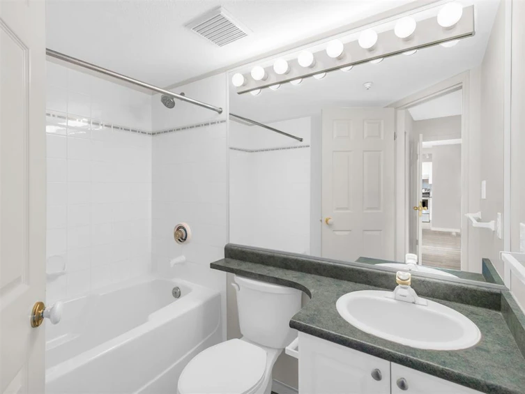 215-13727 74 Avenue, Surrey, BC, V3W 0M7 - 18