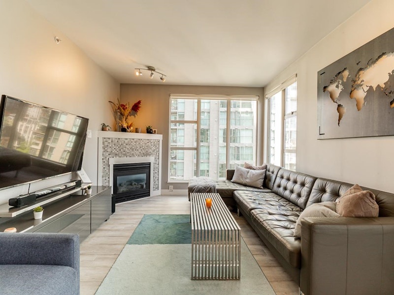 1702 - 939 Homer Street, Vancouver BC V6B 2W6