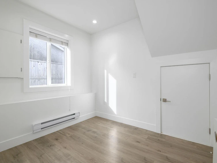2032 E 22 Avenue, Vancouver, BC, V5N 2R4 - 26