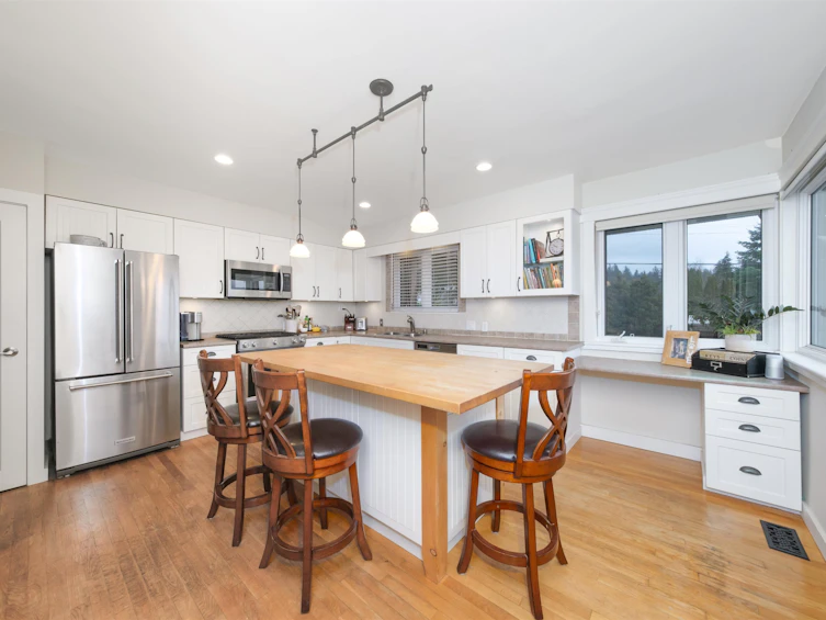 4215 Valencia Avenue, North Vancouver, BC, V7N 4A7 - 7