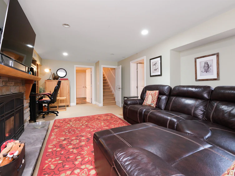 4215 Valencia Avenue, North Vancouver, BC, V7N 4A7 - 20