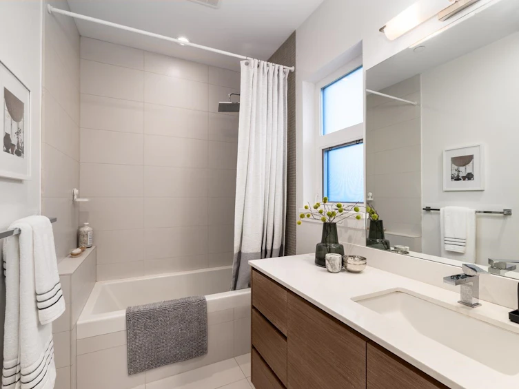 3161 Quebec Street, Vancouver, BC, V5T 3B3 - 10