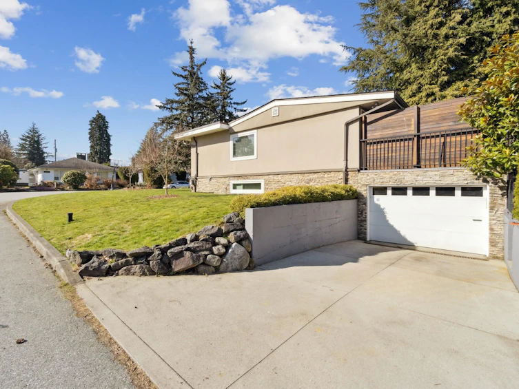 8786 Crest Drive, Burnaby, BC, V3N 4A2 - 3