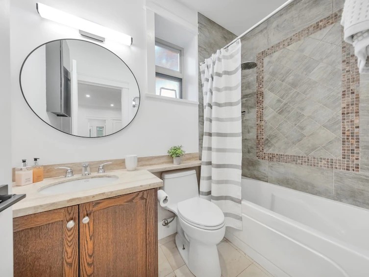 2918 Columbia Street, Vancouver, BC, V5Y 3V8 - 23