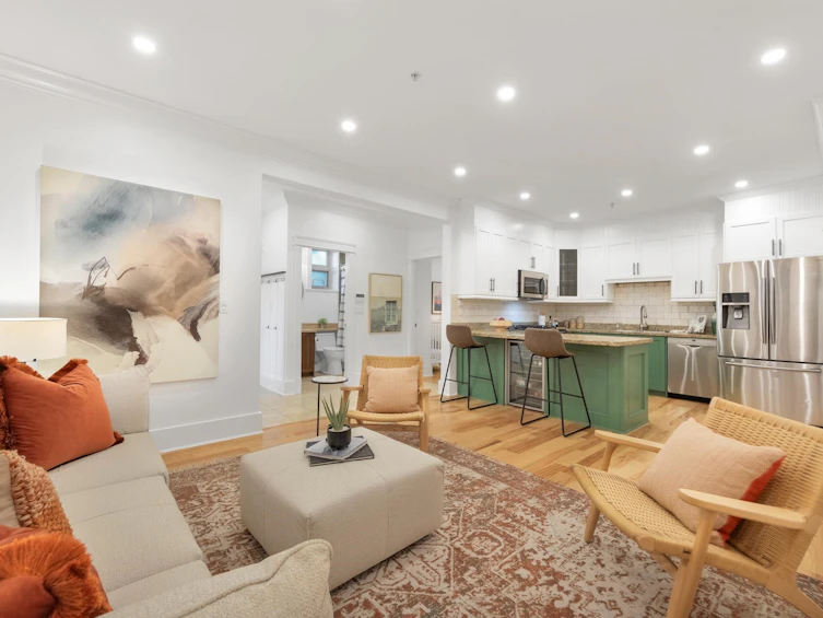 2918 Columbia Street, Vancouver, BC, V5Y 3V8 - 2