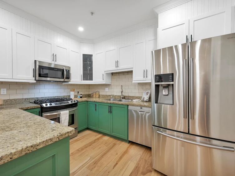 2918 Columbia Street, Vancouver, BC, V5Y 3V8 - 4