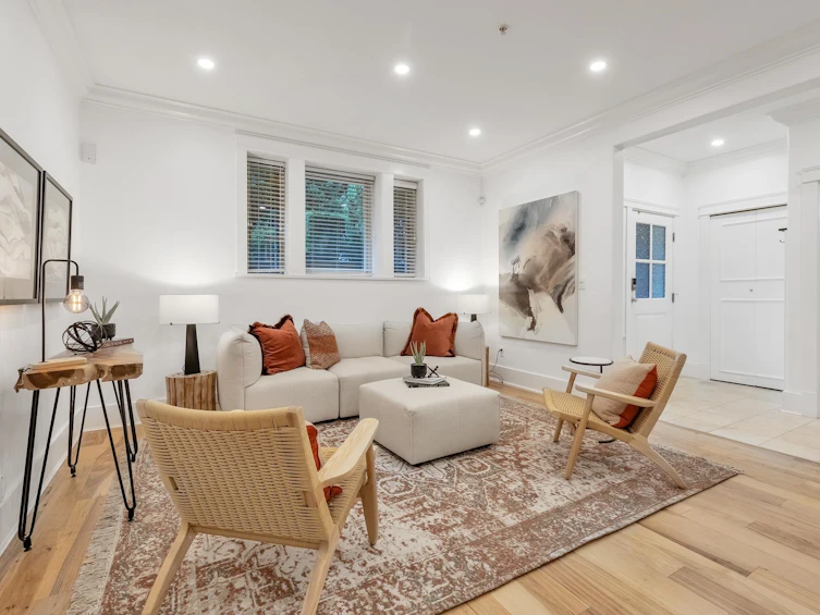 2918 Columbia Street, Vancouver, BC, V5Y 3V8 - 8