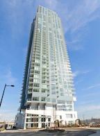 1702 660 Quayside Drive