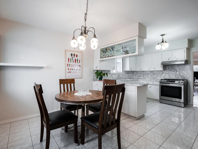 2050 E 25th Avenue, Vancouver, BC, V5N 2V6 - 23