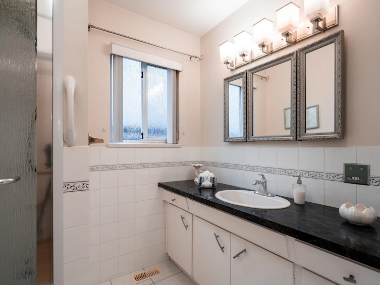 2050 E 25th Avenue, Vancouver, BC, V5N 2V6 - 36