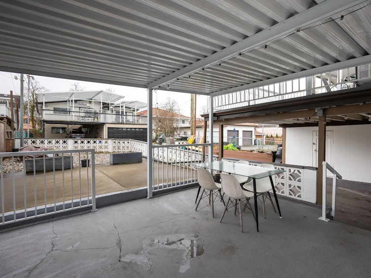2050 E 25th Avenue, Vancouver, BC, V5N 2V6 - 25