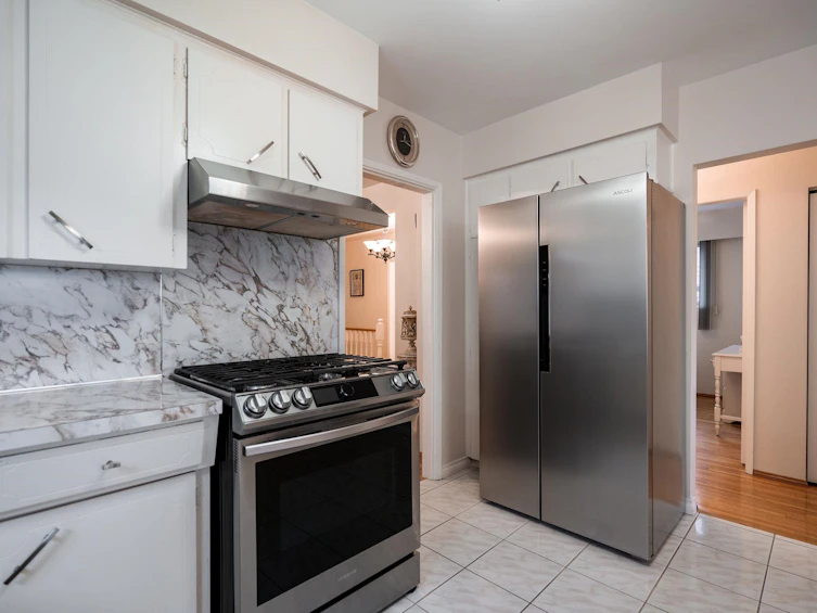 2050 E 25th Avenue, Vancouver, BC, V5N 2V6 - 21