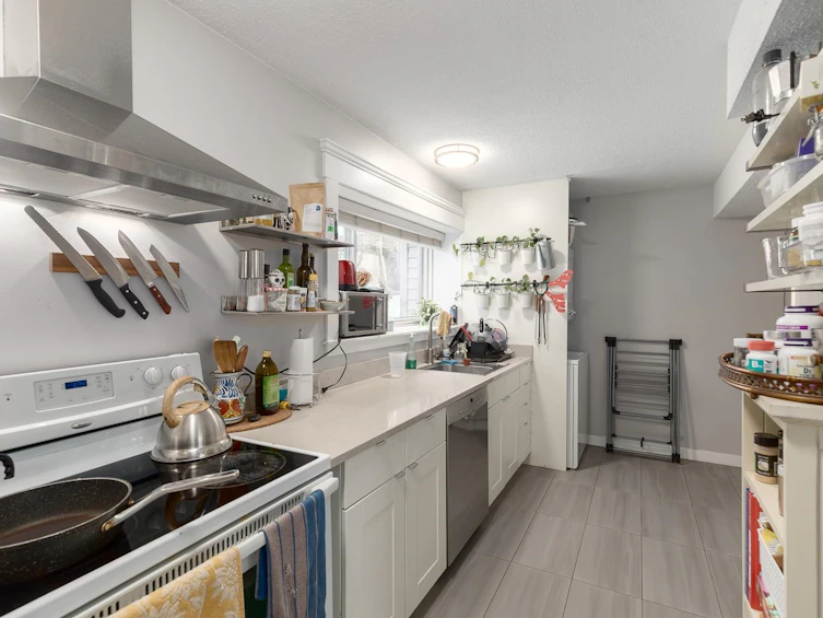 3305 Sophia Street, Vancouver, BC, V5V 3T4 - 26