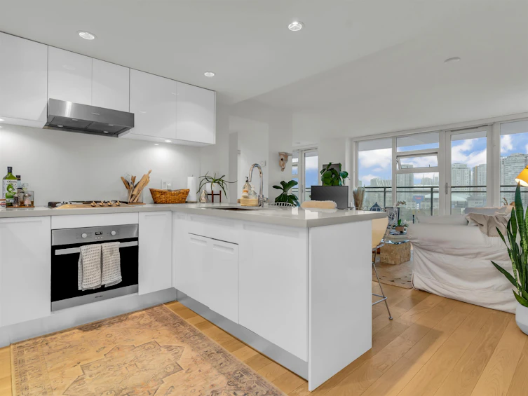 1702-188 Keefer Street, Vancouver, BC, V6A 0E3 - 2