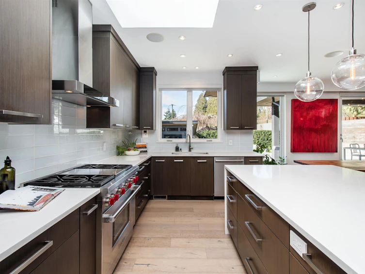 2725 Lyndene Road, North Vancouver, BC, V7R 1E2 - 7