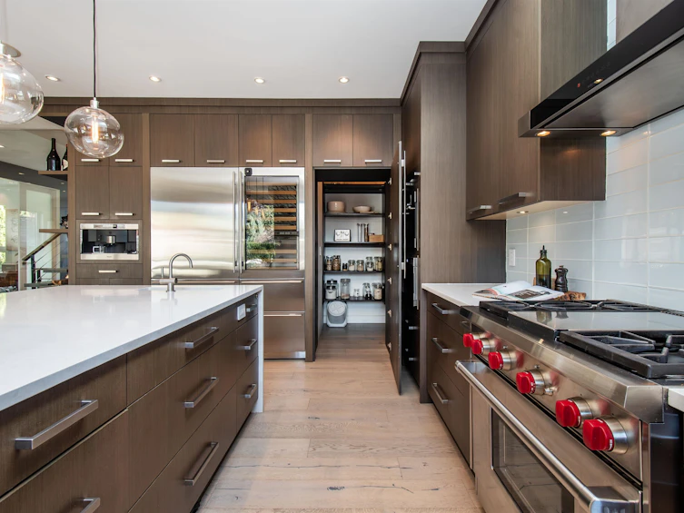 2725 Lyndene Road, North Vancouver, BC, V7R 1E2 - 8