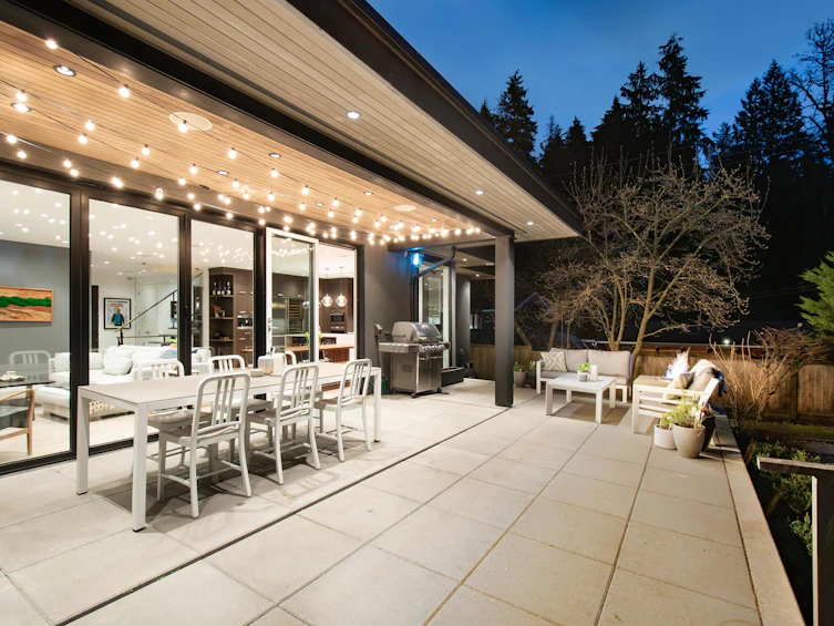 2725 Lyndene Road, North Vancouver, BC, V7R 1E2 - 38