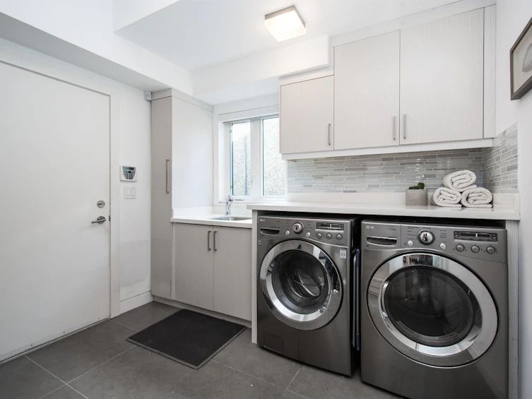 2725 Lyndene Road, North Vancouver, BC, V7R 1E2 - 20