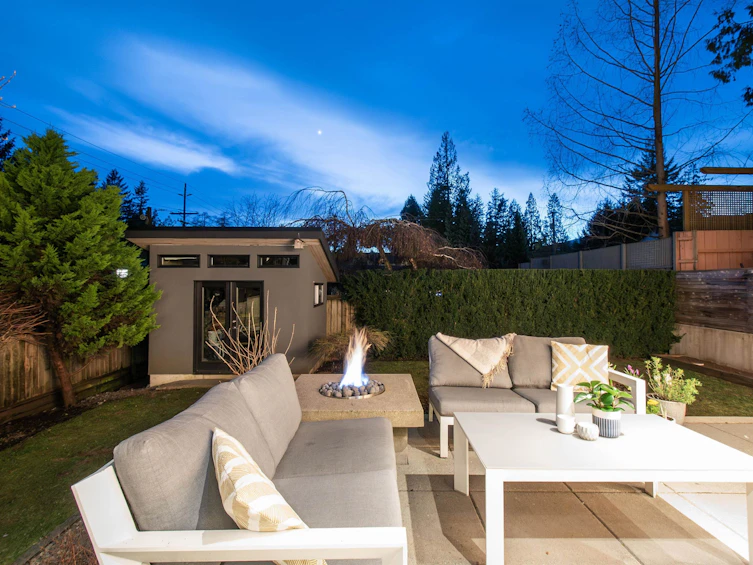 2725 Lyndene Road, North Vancouver, BC, V7R 1E2 - 37