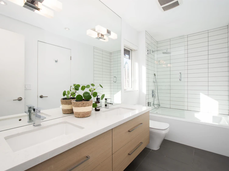 2725 Lyndene Road, North Vancouver, BC, V7R 1E2 - 31