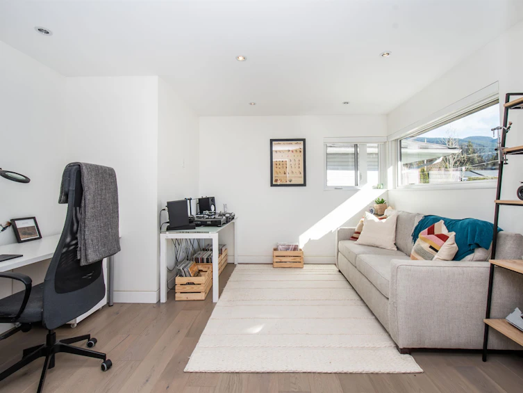 2725 Lyndene Road, North Vancouver, BC, V7R 1E2 - 29