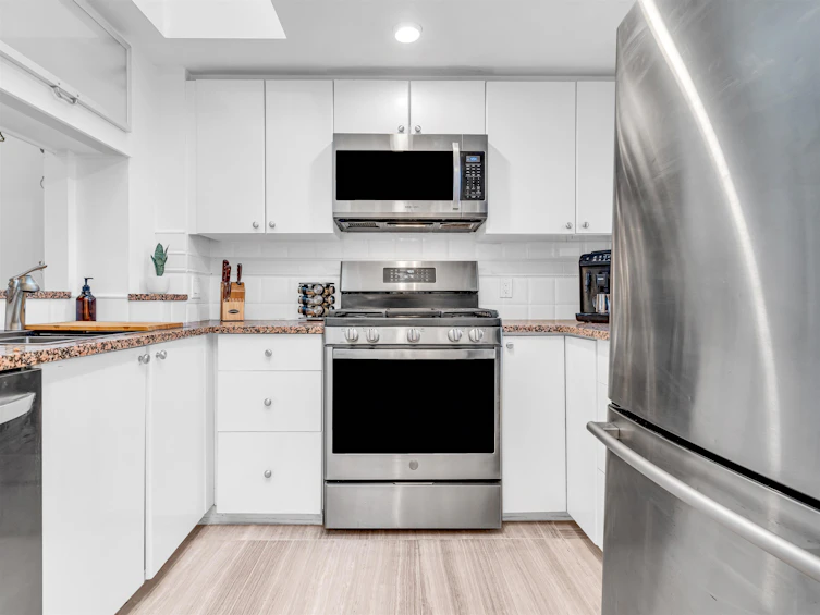 415-1630 W 1st Avenue, Vancouver, BC, V6J 1G1 - 11