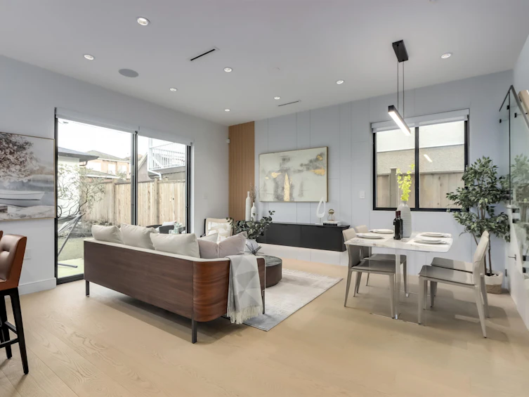2-1019 E 39th Avenue, Vancouver, BC, V5W 1K9 - 2