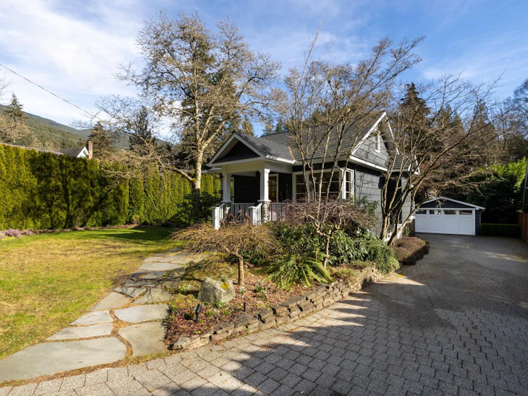5648 Eagle Harbour Road, West Vancouver, BC, V7W 1P5 - 2