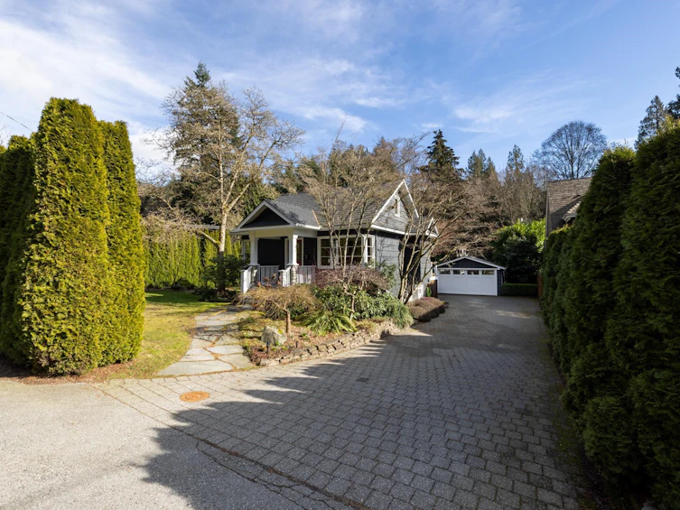 5648 Eagle Harbour Road, West Vancouver, BC, V7W 1P5