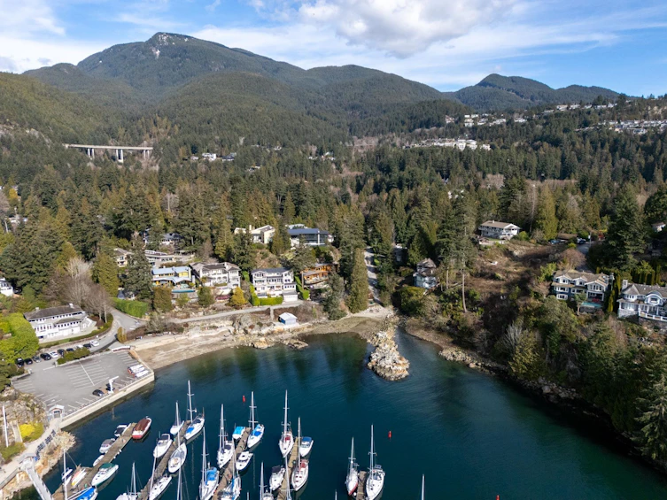5648 Eagle Harbour Road, West Vancouver, BC, V7W 1P5 - 38