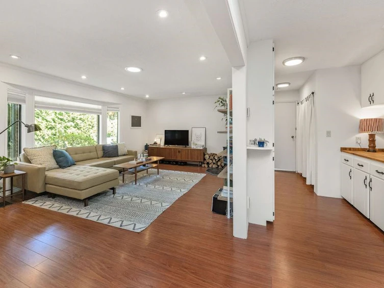 8019 Cooper Road, Halfmoon Bay, BC, V7Z 1A6 - 6