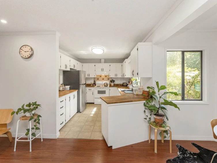8019 Cooper Road, Halfmoon Bay, BC, V7Z 1A6 - 12