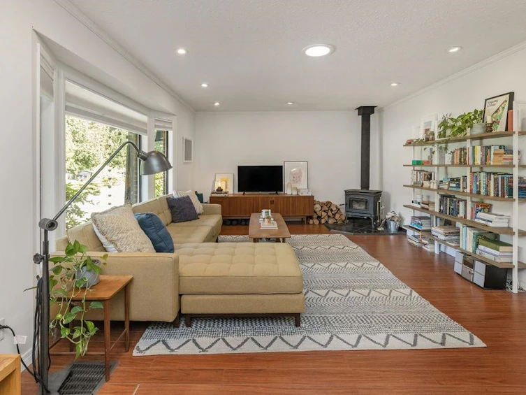 8019 Cooper Road, Halfmoon Bay, BC, V7Z 1A6 - 3